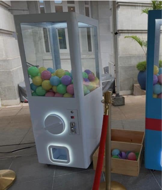 Cube gashapon machine by BounceParkSG