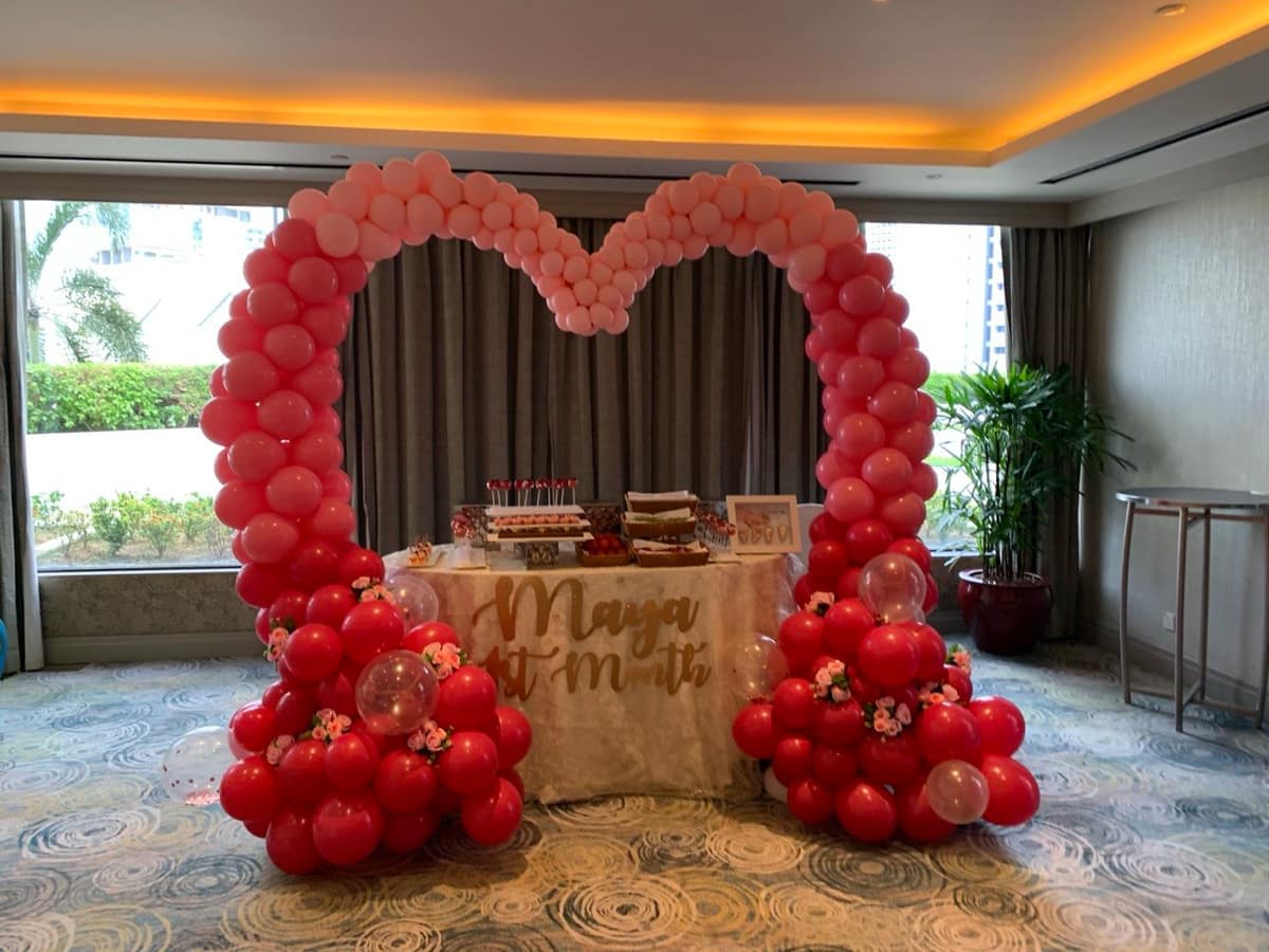 Heart shaped balloon arch