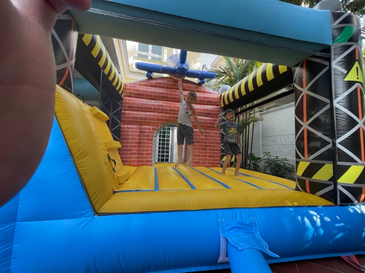 Inflatable obstacle game mid-air jump