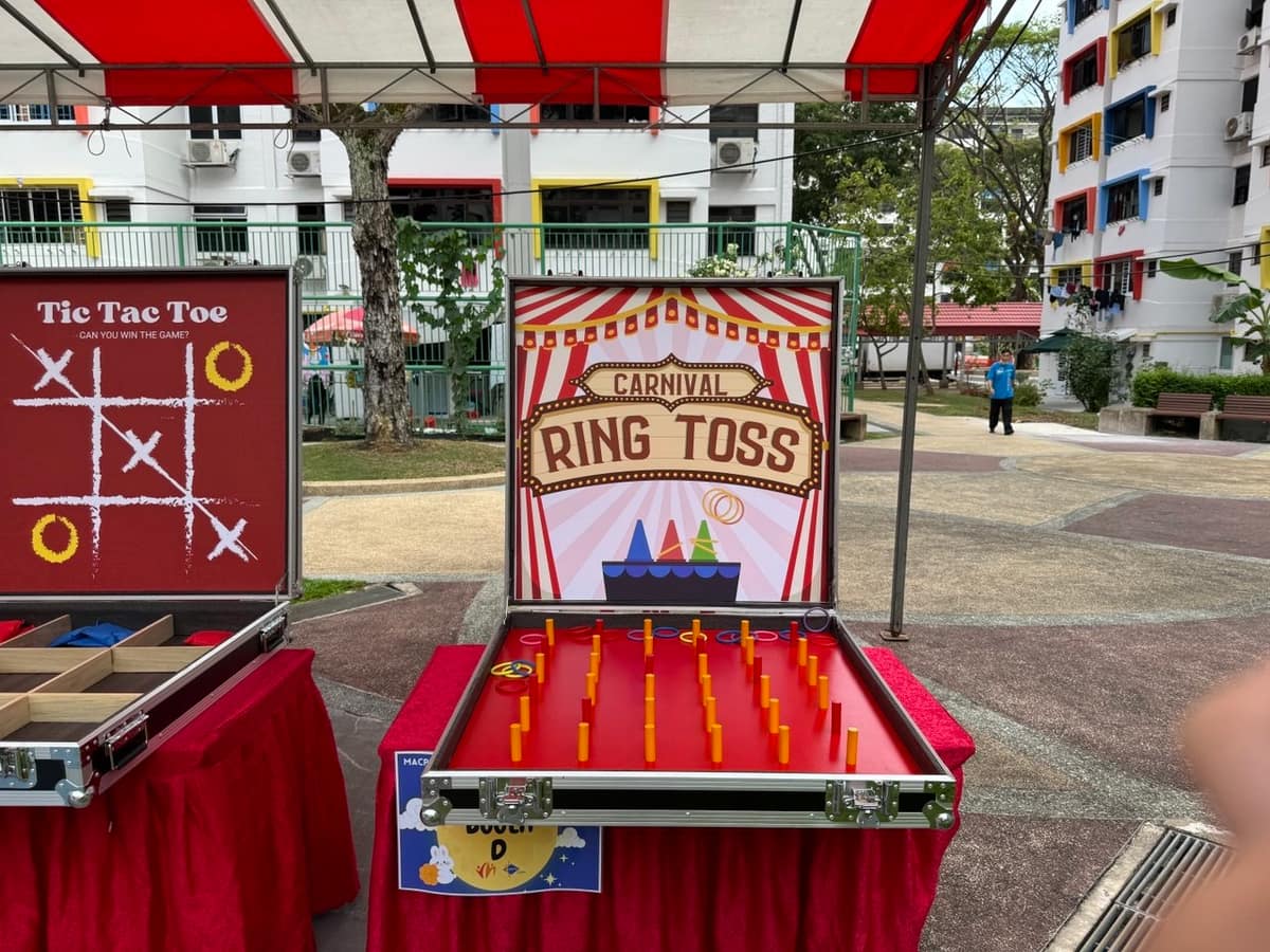 Tic-tac-toe and ring toss game booths