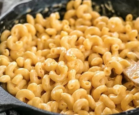 Mac & Cheese live station at a BounceParkSG event
