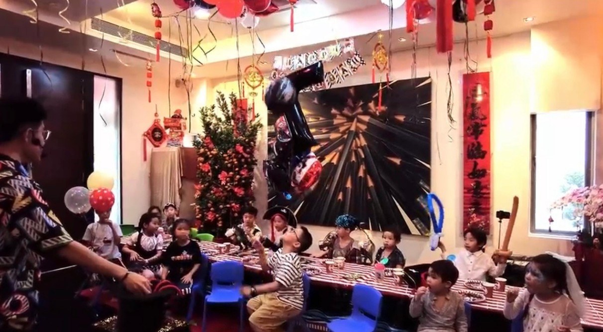 Kids magic show by BounceParkSG